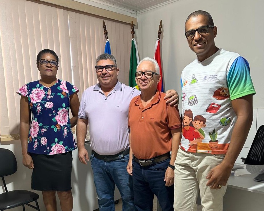CACS FUNDEB REALIZA SESSÃO EXTRAORDINÁRIA PARA TRANSMISSÃO DE CARGO DA PRESIDÊNCIA