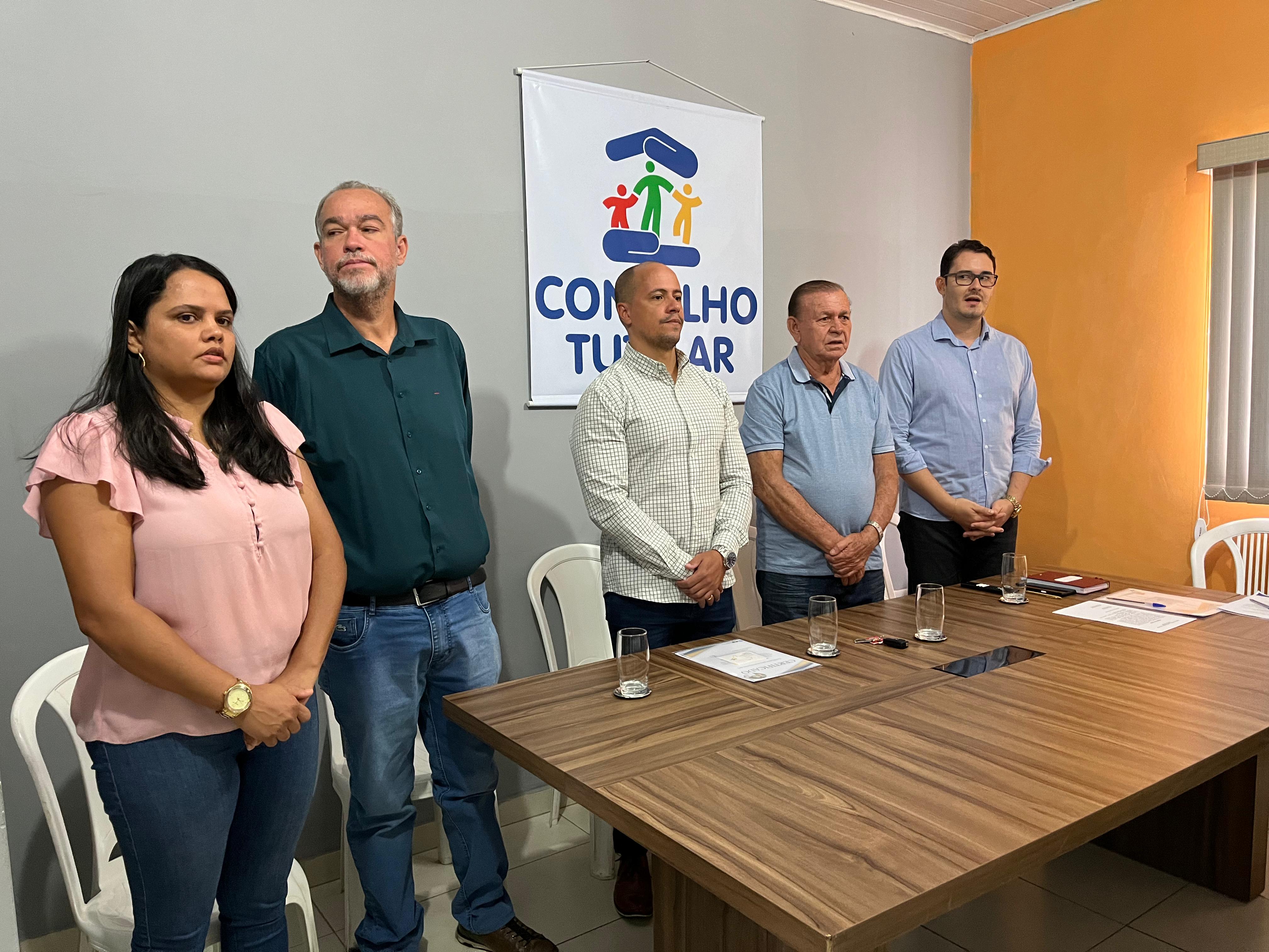CACULÉ DÁ AS BOAS-VINDAS AOS NOVOS CONSELHEIROS TUTELARES EM CERIMÔNIA DE POSSE
