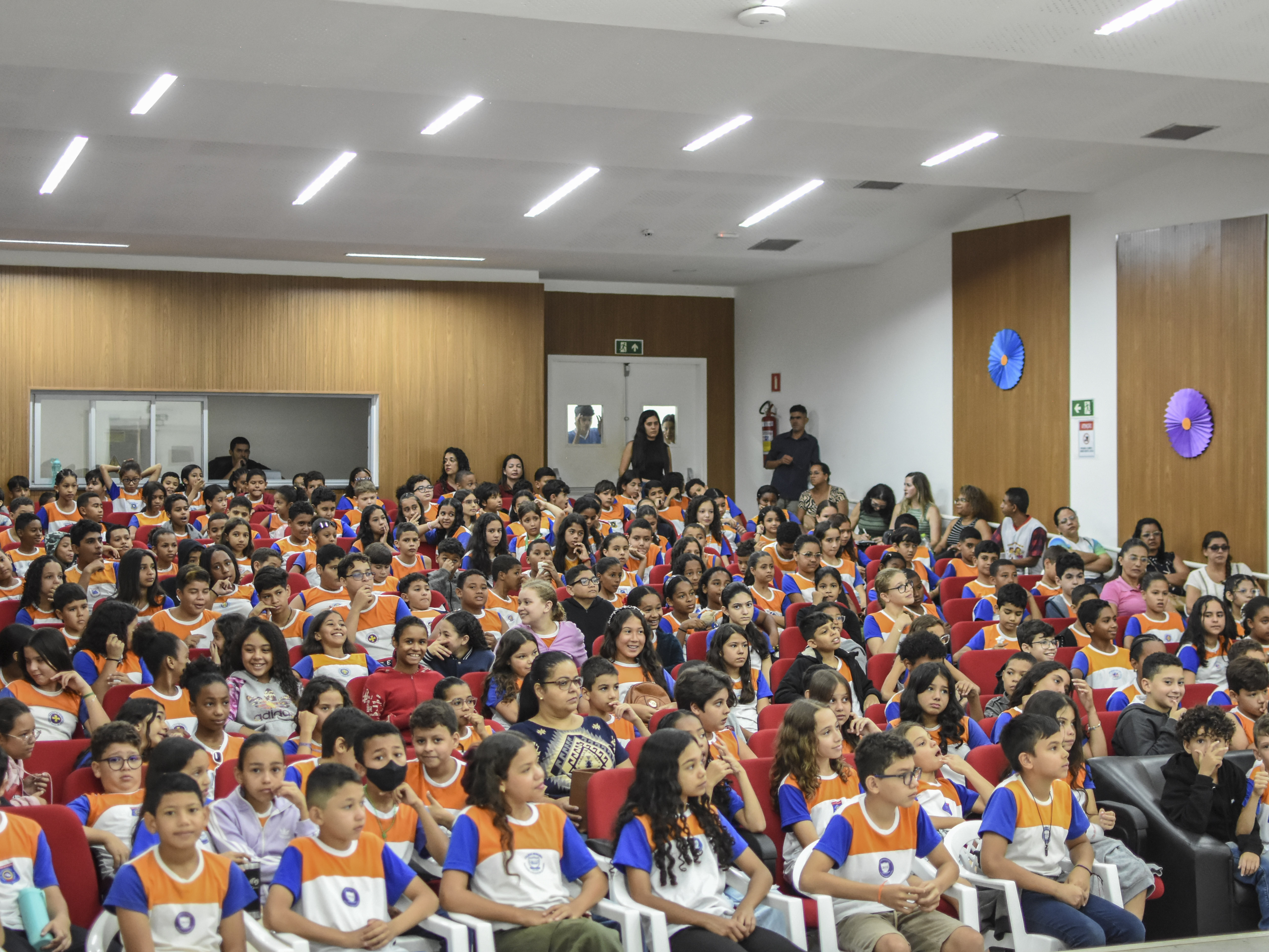 ALUNOS DA REDE MUNICIPAL PARTICIPAM DE AULÃO PREPARATÓRIO PARA A AVALIAÇÃO SABE 2025 EM CACULÉ