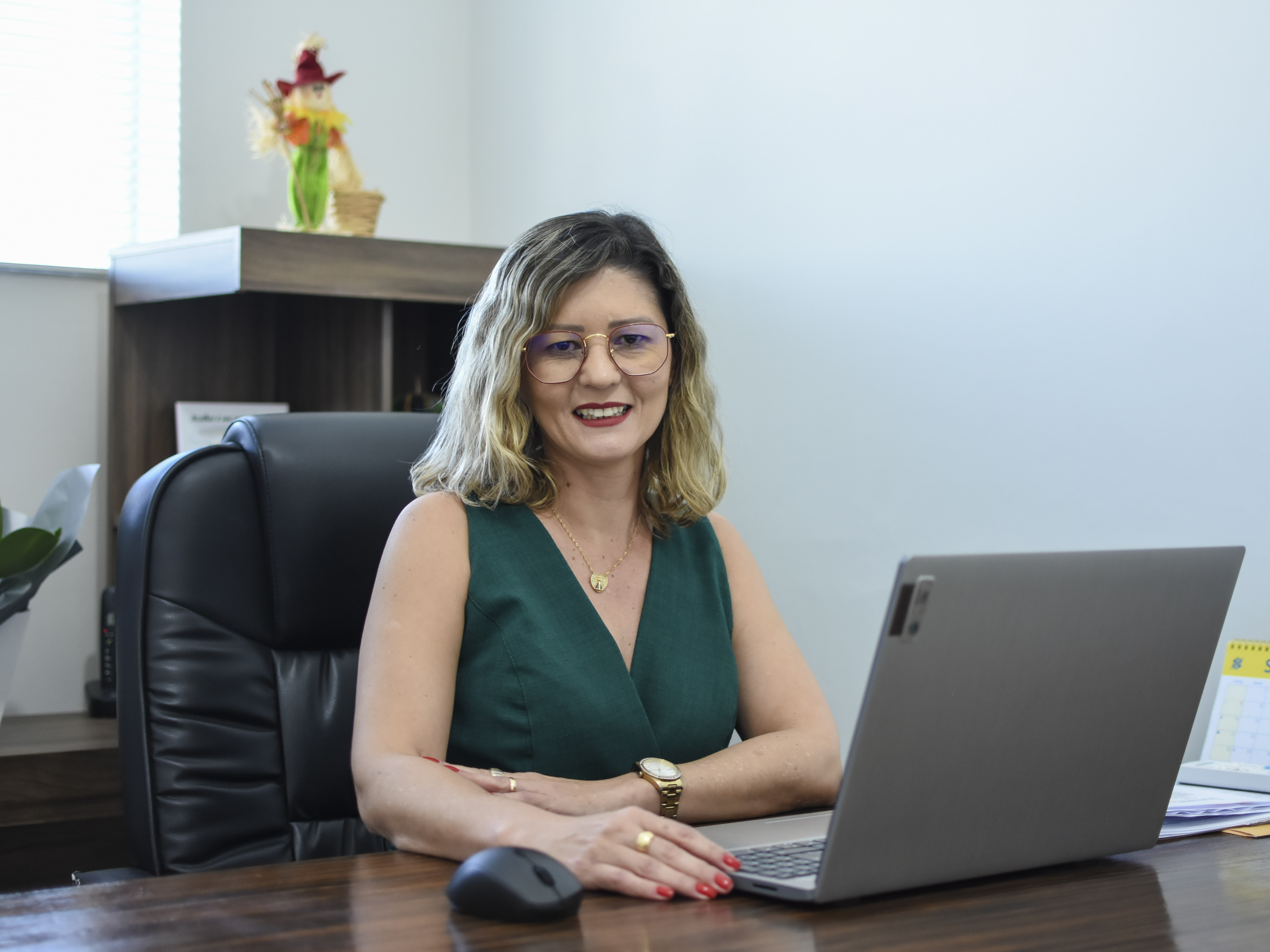 PREFEITURA DE CACULÉ NOMEIA NOVA SECRETÁRIA DE ADMINISTRAÇÃO E FINANÇAS